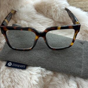 Peepers Tortoise Shell Glasses